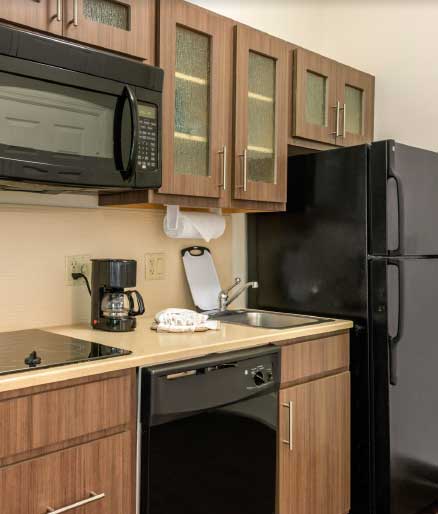 Candlewood Suites Fort Myers kitchen